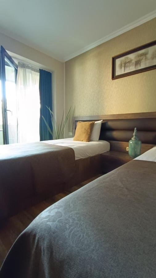 Hills Batumi Hotel Bagian luar foto