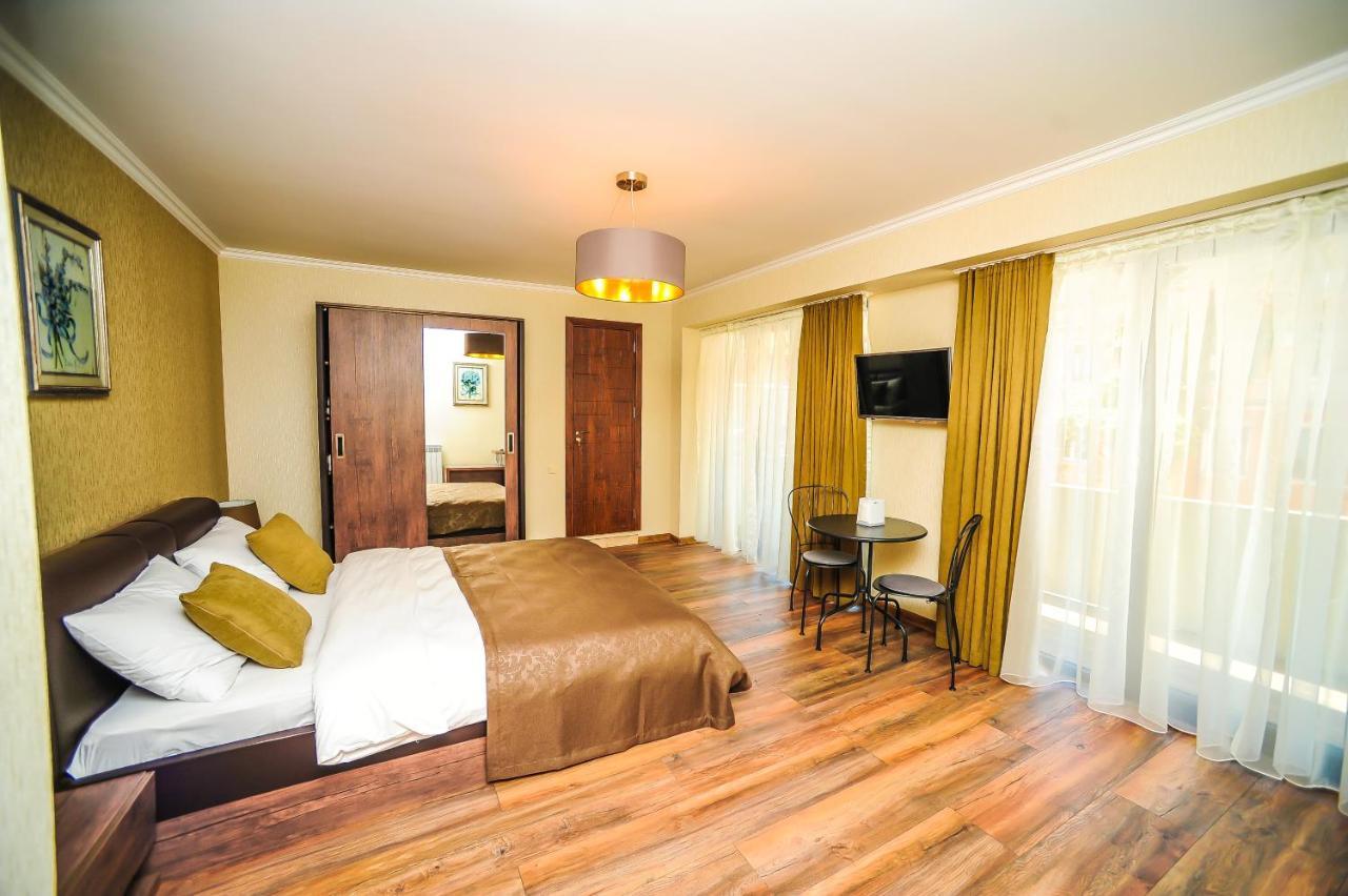 Hills Batumi Hotel Bagian luar foto