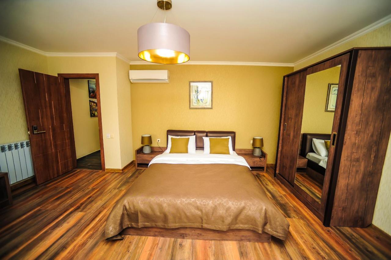 Hills Batumi Hotel Bagian luar foto